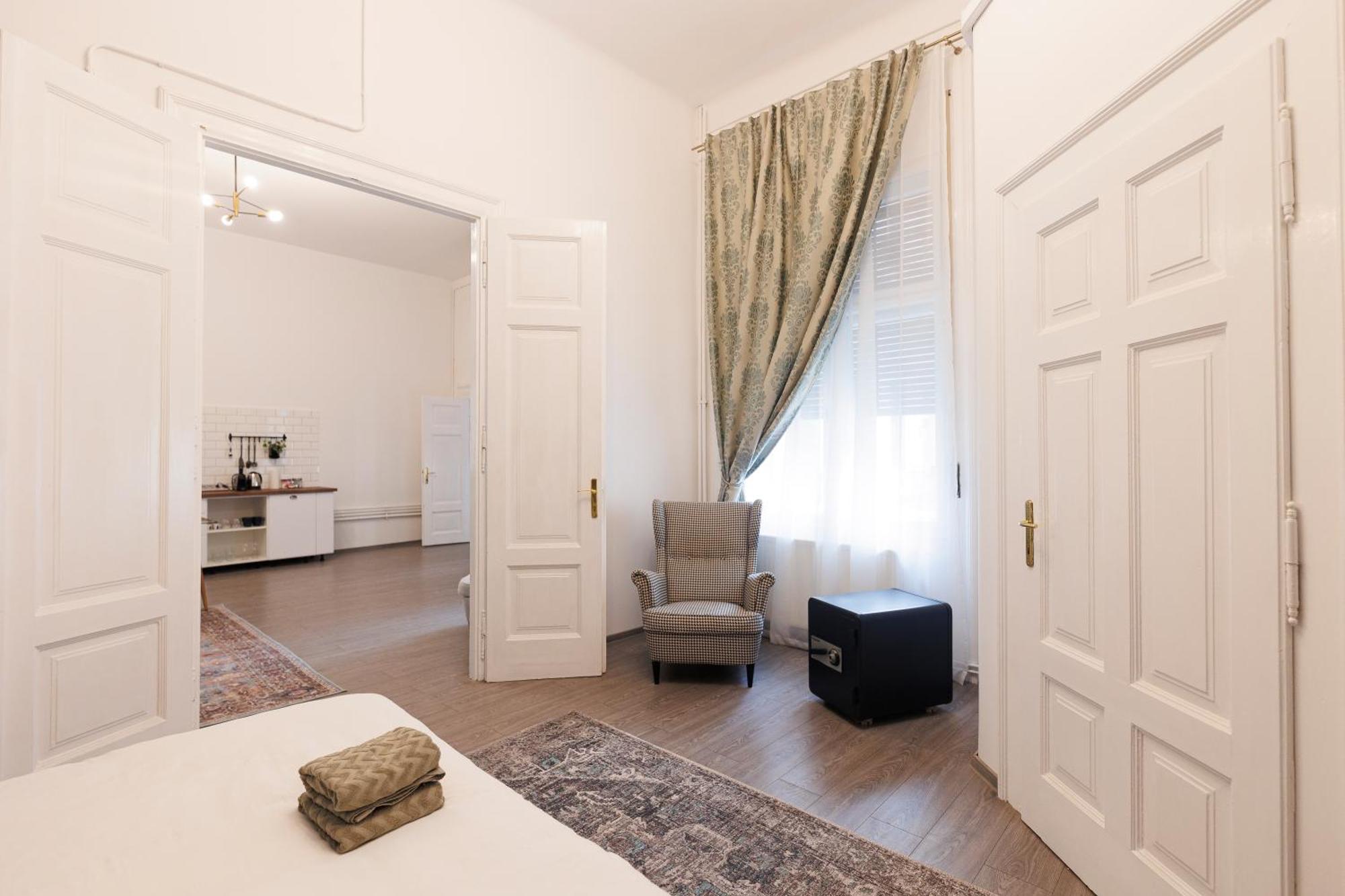 Hidden Gem In The Hearth Of Historical City Center Тімішоара Екстер'єр фото